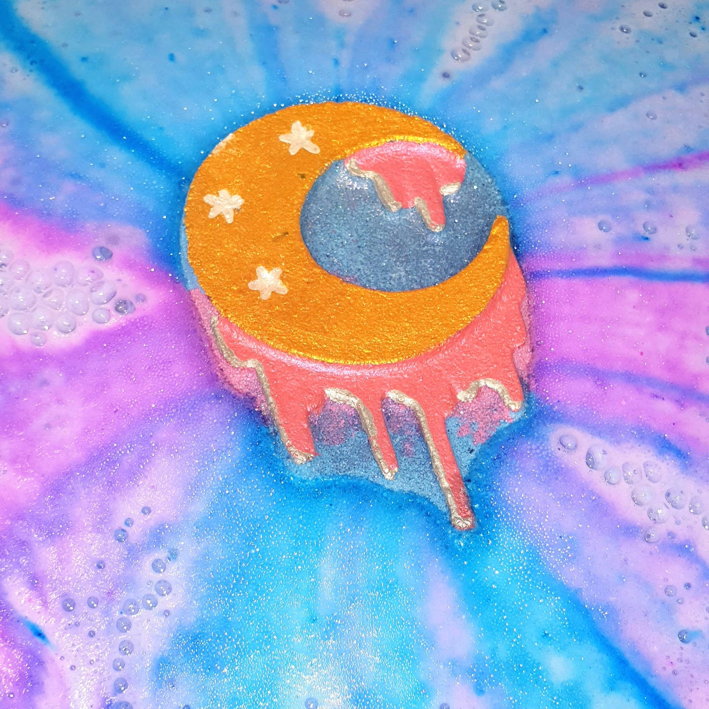 Dripping Moon Bath Bomb