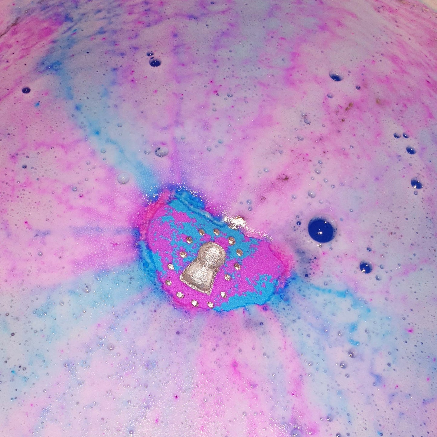 Key To My Heart Bath Bomb - Pink/Blue